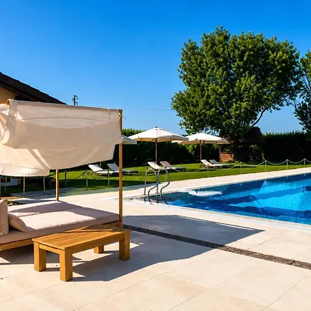 Monet Bed and Breakfast 4*